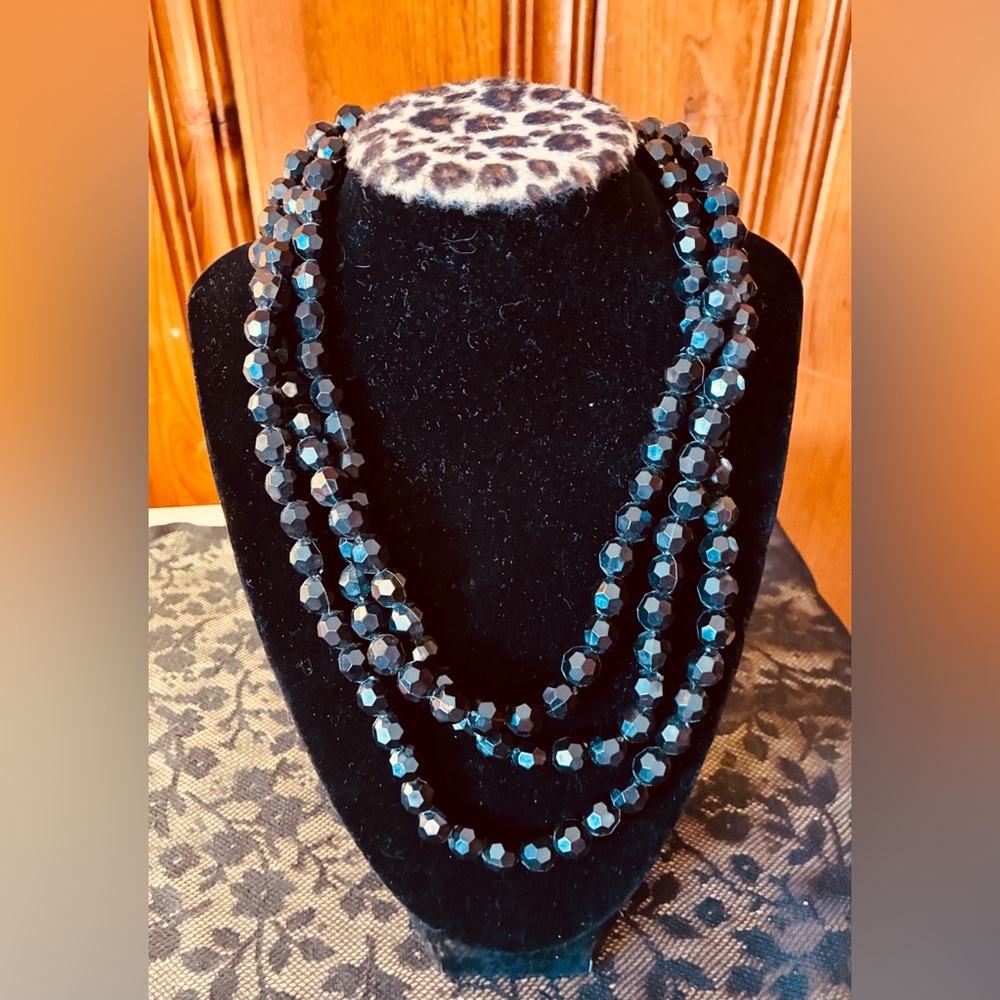 Elegant Black Beaded Necklace